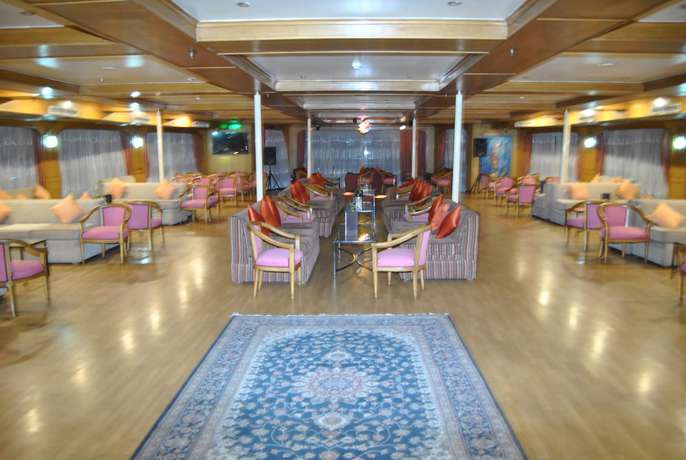 Imagen del bar/restaurante del Hotel Hapi 5 Nile Cruise, 3-4-7 nights from Luxor or Aswan. Foto 5