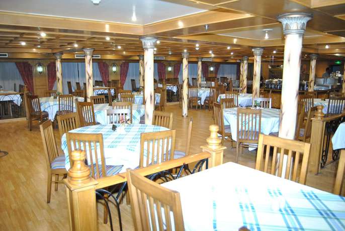 Imagen del bar/restaurante del Hotel Hapi 5 Nile Cruise, 3-4-7 nights from Luxor or Aswan. Foto 6