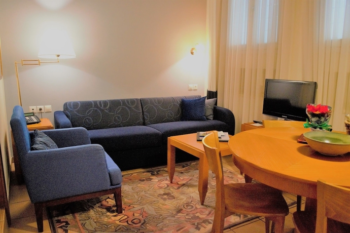 Imagen de la habitación del Hotel Hapimag Resort Athens. Foto 12