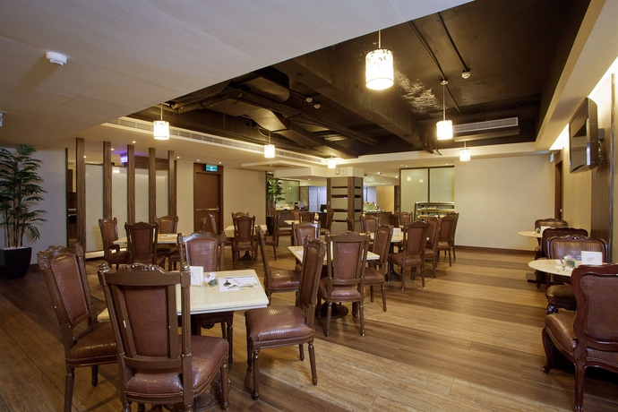 Imagen del bar/restaurante del Hotel Happiness. Foto 5