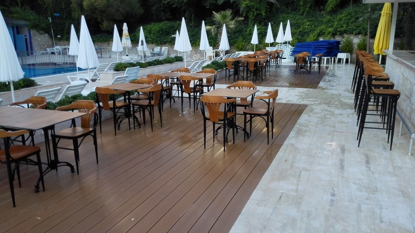 Imagen de la piscina del Hotel Happy Apart. Foto 16