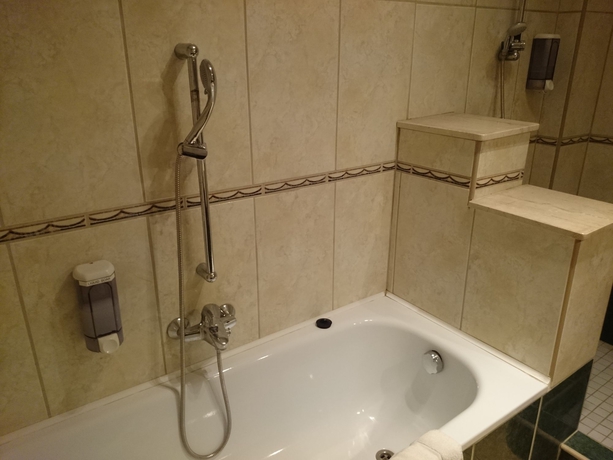 Imagen de la habitación del Hotel Happy, Budapest. Foto 4