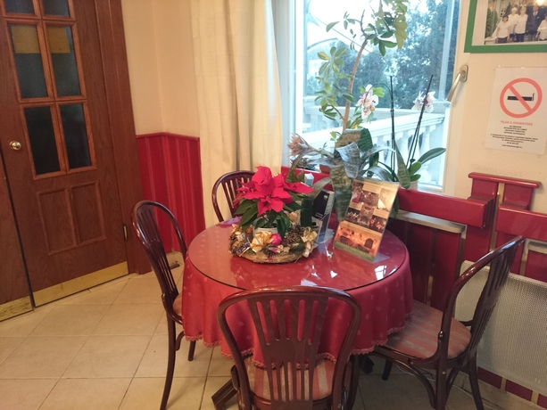 Imagen de los interiores del Hotel Happy, Budapest. Foto 13