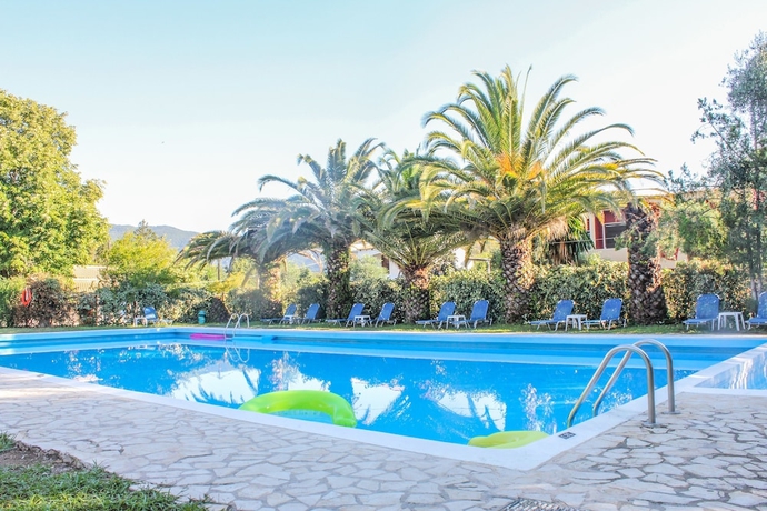 Imagen de la piscina del Hotel Happy Camp Mobile Homes In Karda Beach Camping and Bungalows. Foto 13