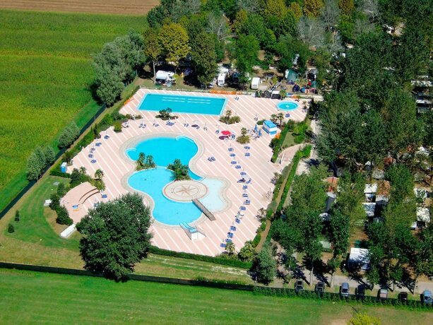 Imagen general del Hotel Happy Camp in Camping Laguna Village. Foto 13
