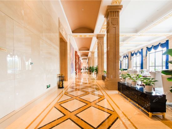 Imagen general del Hotel Happy Castle International Hotel. Foto 5