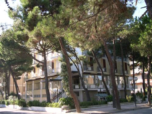 Imagen general del Hotel Happy, Cervia. Foto 4