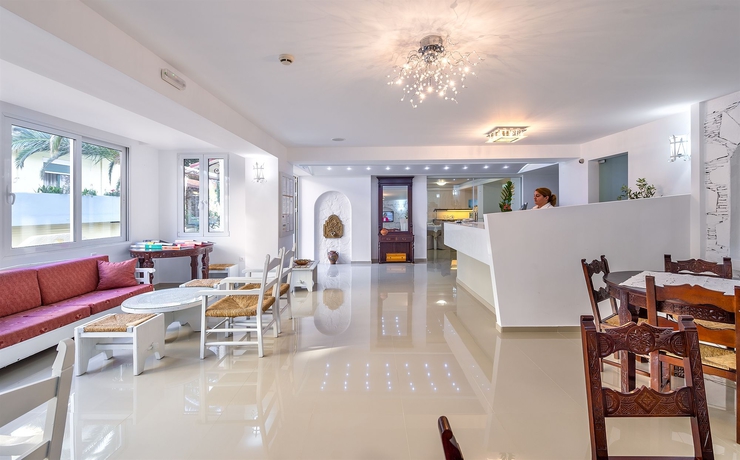 Imagen de los interiores del Hotel Happy Days Beach Hotel. Foto 11