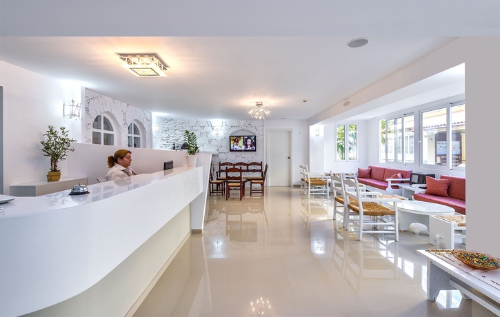 Imagen de los interiores del Hotel Happy Days Beach Hotel. Foto 12