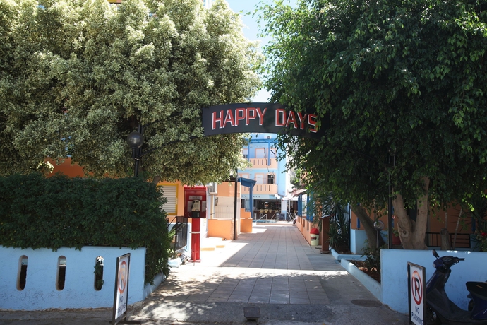 Imagen de los exteriores del Hotel Happy Days Studios. Foto 14