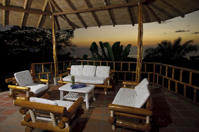 Imagen de los exteriores del Hotel Happy Hill Hostel. Foto 12