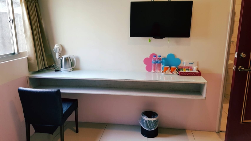 Imagen de la habitación del Hotel Happy Holiday. Foto 10