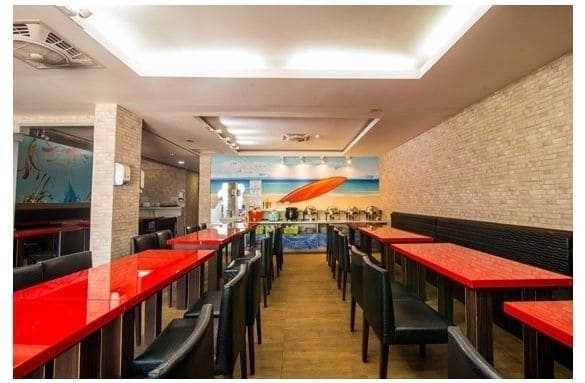 Imagen del bar/restaurante del Hotel Happy Holiday. Foto 2