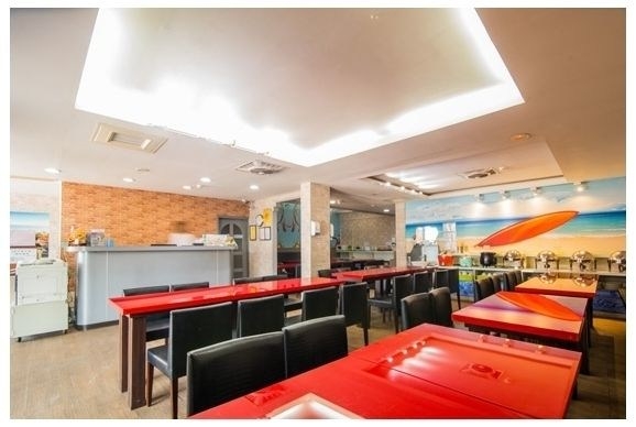 Imagen del bar/restaurante del Hotel Happy Holiday. Foto 3