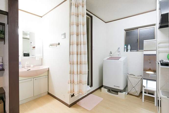 Imagen de la habitación del Hotel Happy House. Foto 30