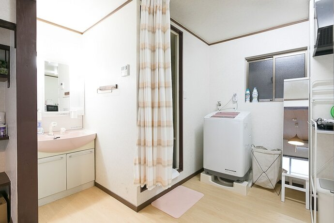Imagen de la habitación del Hotel Happy House. Foto 34