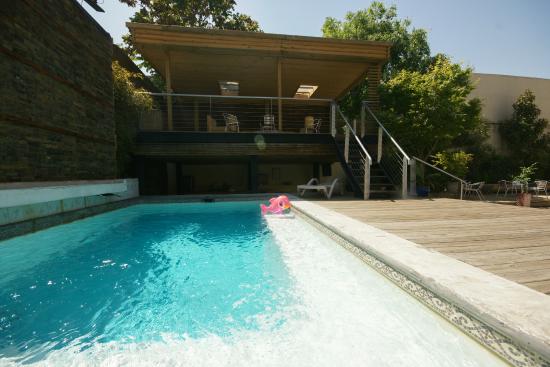 Imagen de la piscina del Hotel Happy House Hostel. Foto 10