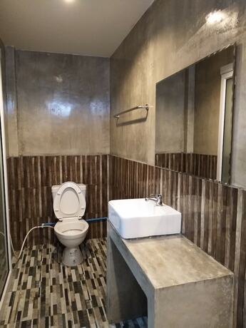 Imagen general del Hotel Happy Inn, Rayong. Foto 10