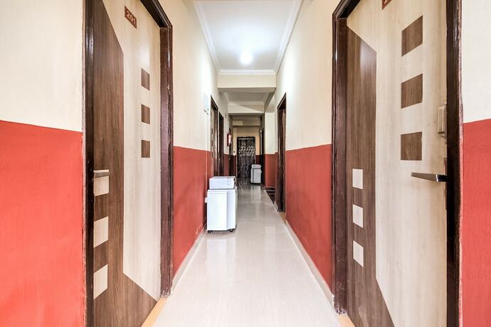 Imagen de los interiores del Hotel Happy Journey @ Patna. Foto 20