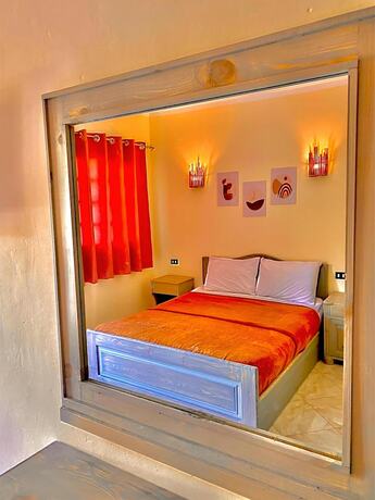 Imagen de la habitación del Hotel Happy Land. Foto 17