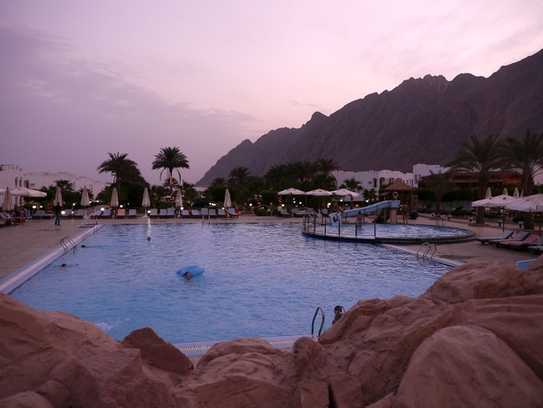 Imagen de la piscina del Hotel Happy Life Village Dahab. Foto 5
