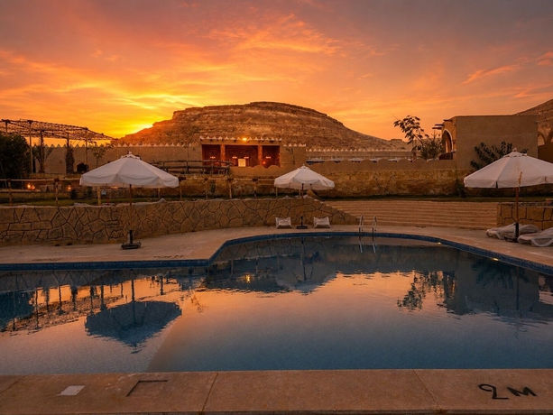 Imagen de la piscina del Hotel Happy Oasis. Foto 15