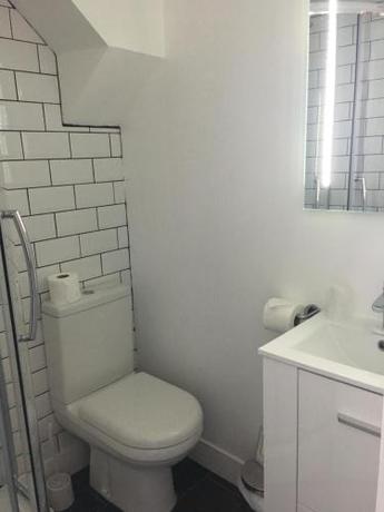 Imagen de la habitación del Hotel Happy Return. Foto 4