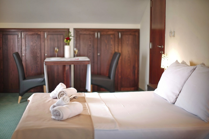 Imagen de la habitación del Hotel Happy Star Club. Foto 8