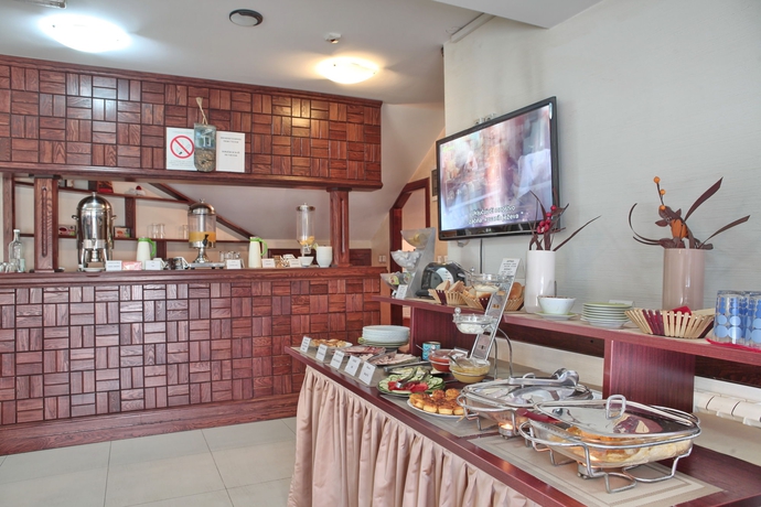 Imagen del bar/restaurante del Hotel Happy Star Club. Foto 4