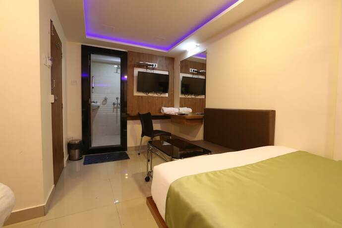 Imagen de la habitación del Hotel Happyland. Foto 13