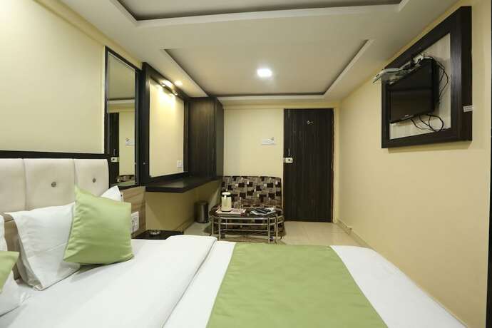 Imagen de la habitación del Hotel Happyland. Foto 16