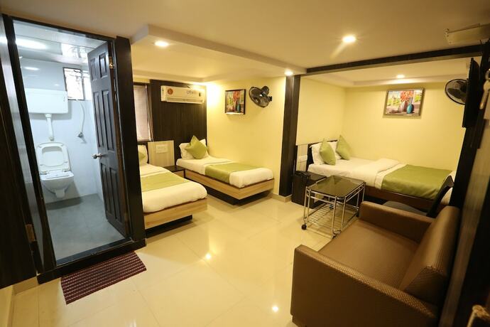 Imagen de la habitación del Hotel Happyland. Foto 19