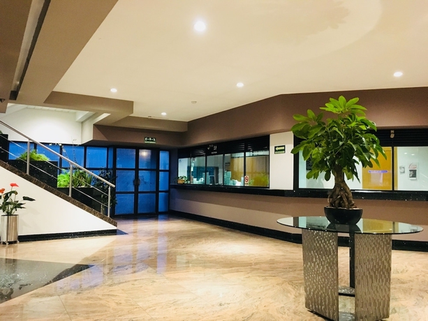 Imagen de los interiores del Hotel Harare. Foto 19