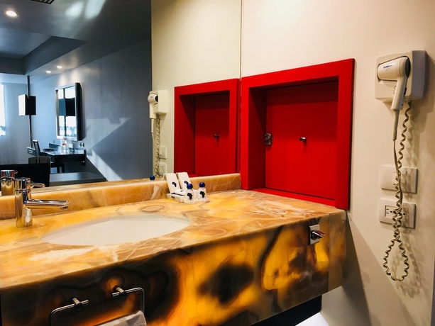 Imagen de la habitación del Hotel Harare. Foto 15