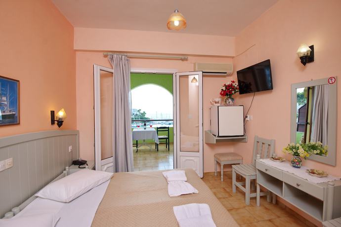 Imagen de la habitación del Hotel Haravgi, Patitiri. Foto 4