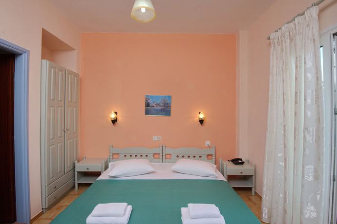 Imagen de la habitación del Hotel Haravgi, Patitiri. Foto 7