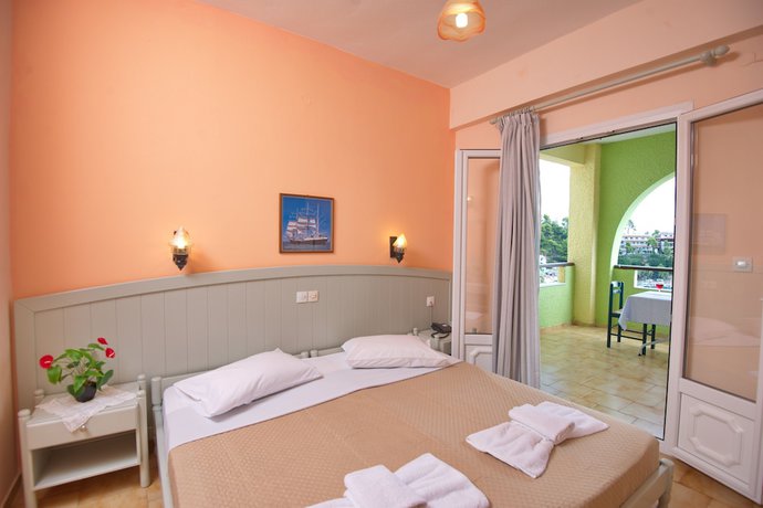 Imagen de la habitación del Hotel Haravgi, Patitiri. Foto 8