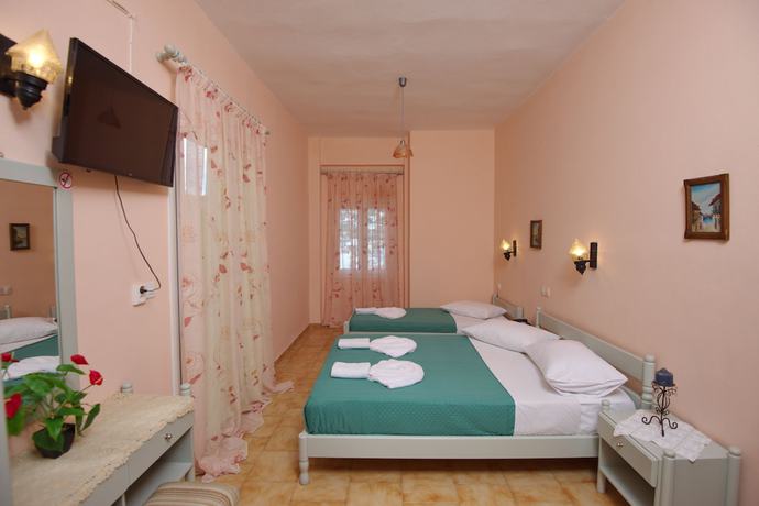 Imagen de la habitación del Hotel Haravgi, Patitiri. Foto 9