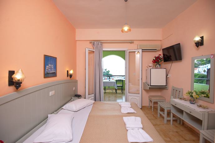 Imagen de la habitación del Hotel Haravgi, Patitiri. Foto 10