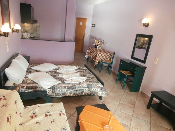 Imagen de la habitación del Hotel Haravgi, Patitiri. Foto 16