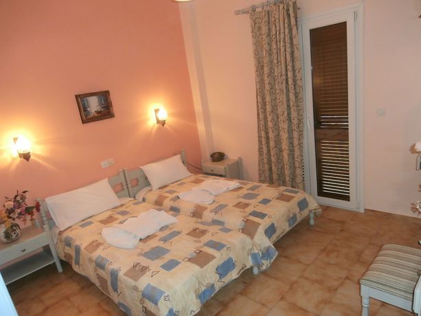 Imagen de la habitación del Hotel Haravgi, Patitiri. Foto 17