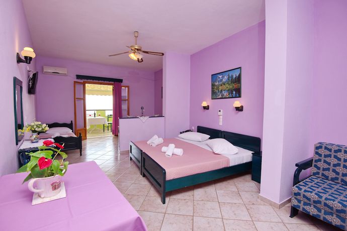 Imagen de la habitación del Hotel Haravgi, Patitiri. Foto 18