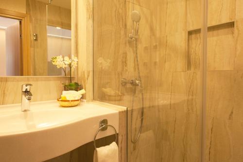 Imagen de la habitación del Hotel Harbor Club, Tsentralny. Foto 7
