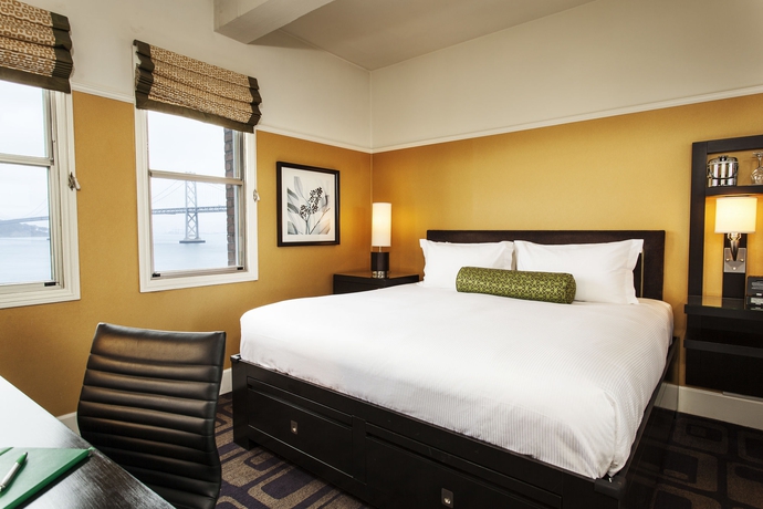 Imagen de la habitación del Hotel Harbor Court. Foto 9