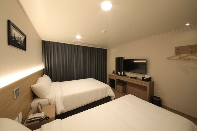Imagen de la habitación del Hotel Harbor. Foto 15