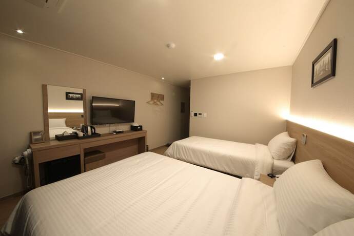 Imagen de la habitación del Hotel Harbor. Foto 16