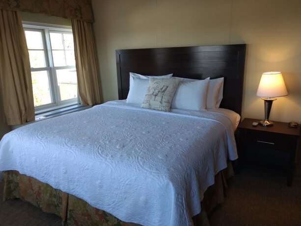 Imagen general del Hotel Harbor House Inn, Sackets Harbor. Foto 8