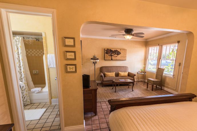 Imagen de la habitación del Hotel Harbor House Inn, Santa Barbara. Foto 2