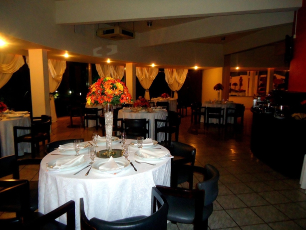 Imagen de los interiores del Hotel Harbor Inn Londrina. Foto 14