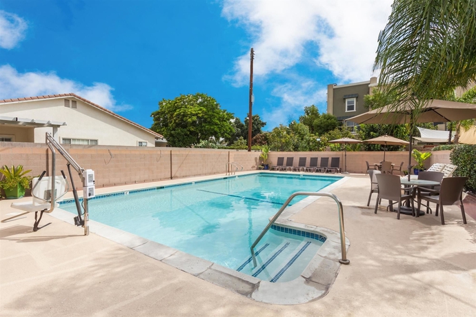 Imagen de la piscina del Hotel Harbor Inn and Suites, Garden Grove. Foto 7